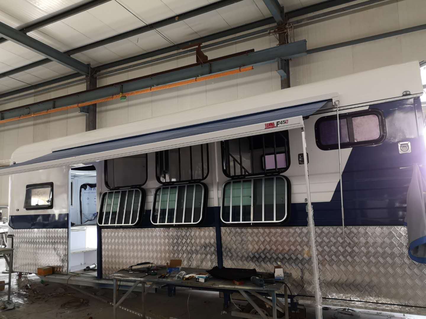 Индивидуальный поплавок для лошадей