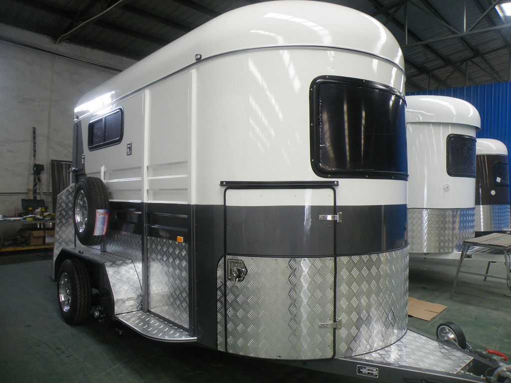 Поплавок для лошадей типа Deluxe для 2 лошадей