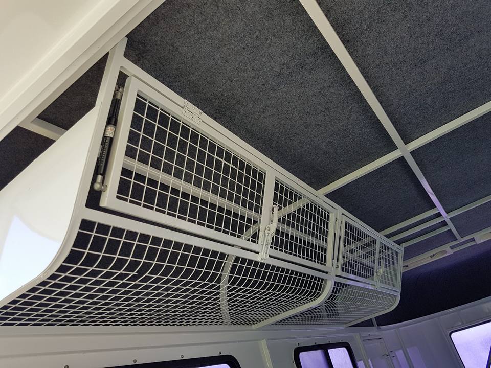 Удлиненный поплавок с угловой нагрузкой для 2 лошадей