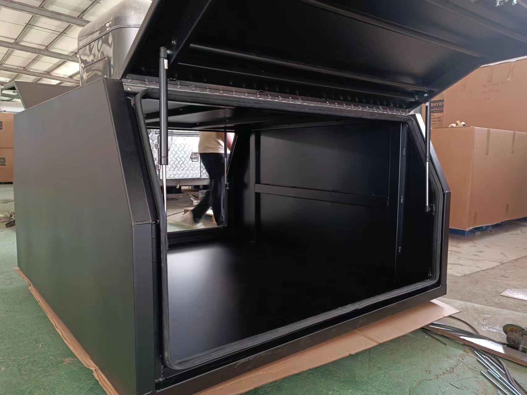 Алюминиевый навес Ute