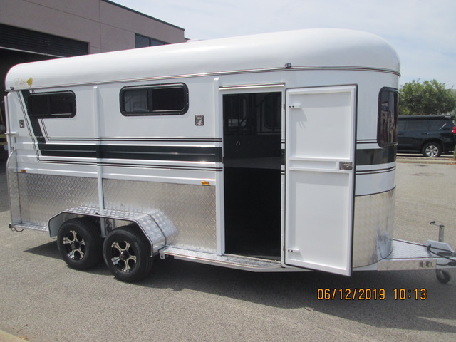 Поплавок с угловой нагрузкой для 2 лошадей