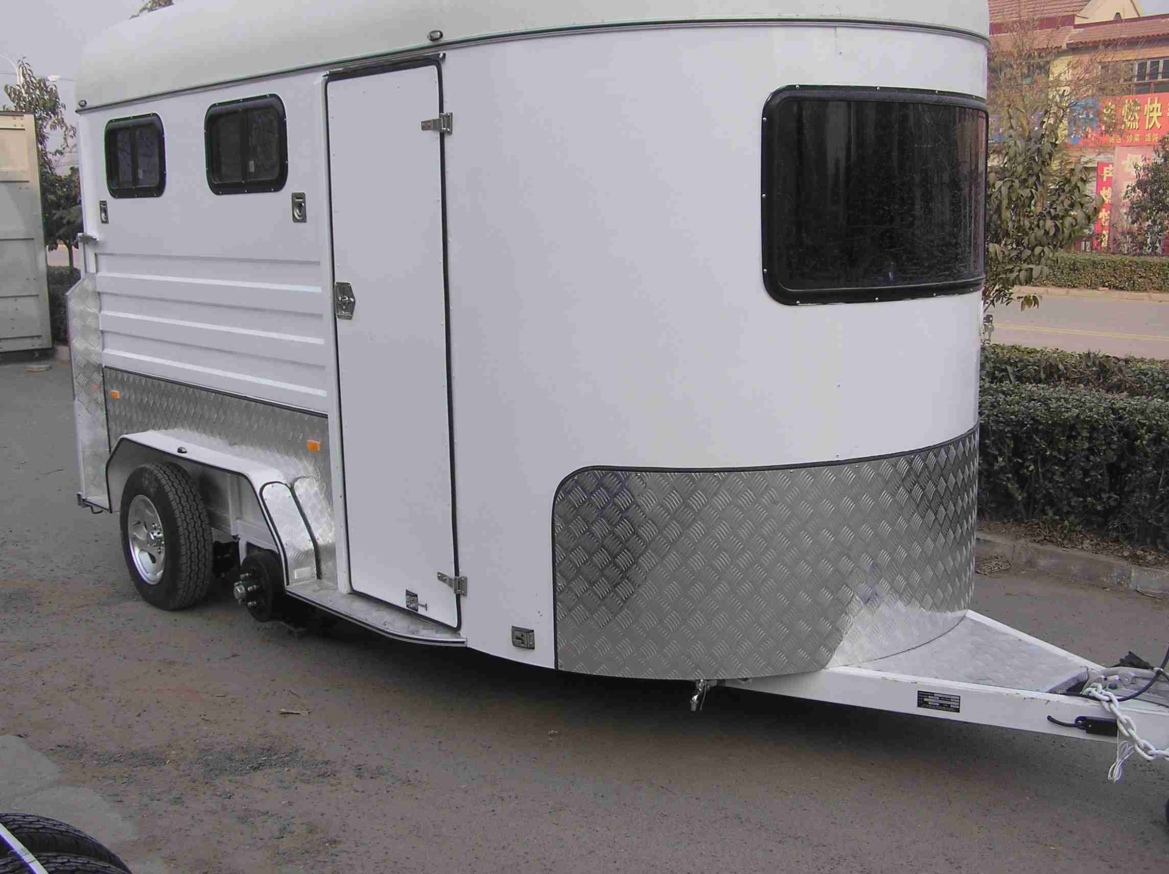 Поплавок с угловой нагрузкой для 2 лошадей