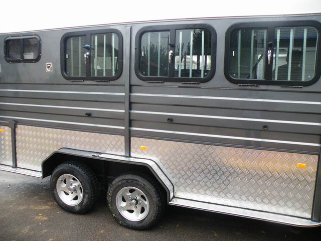 Поплавок для лошадей типа Deluxe для 3 лошадей