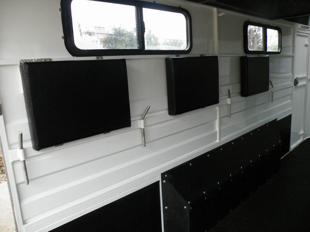 Поплавок для лошадей типа Deluxe для 3 лошадей