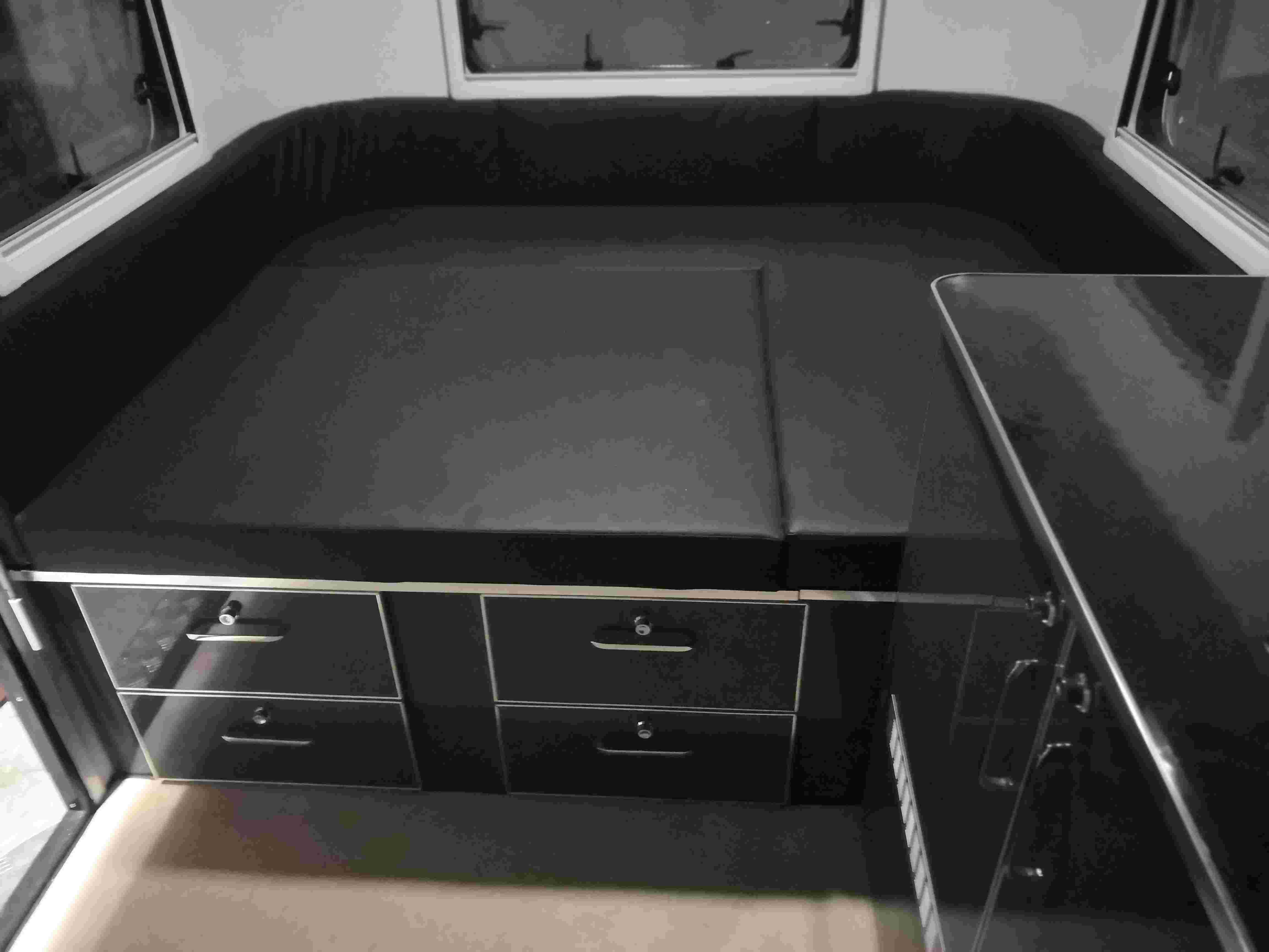 Индивидуальный поплавок для лошадей