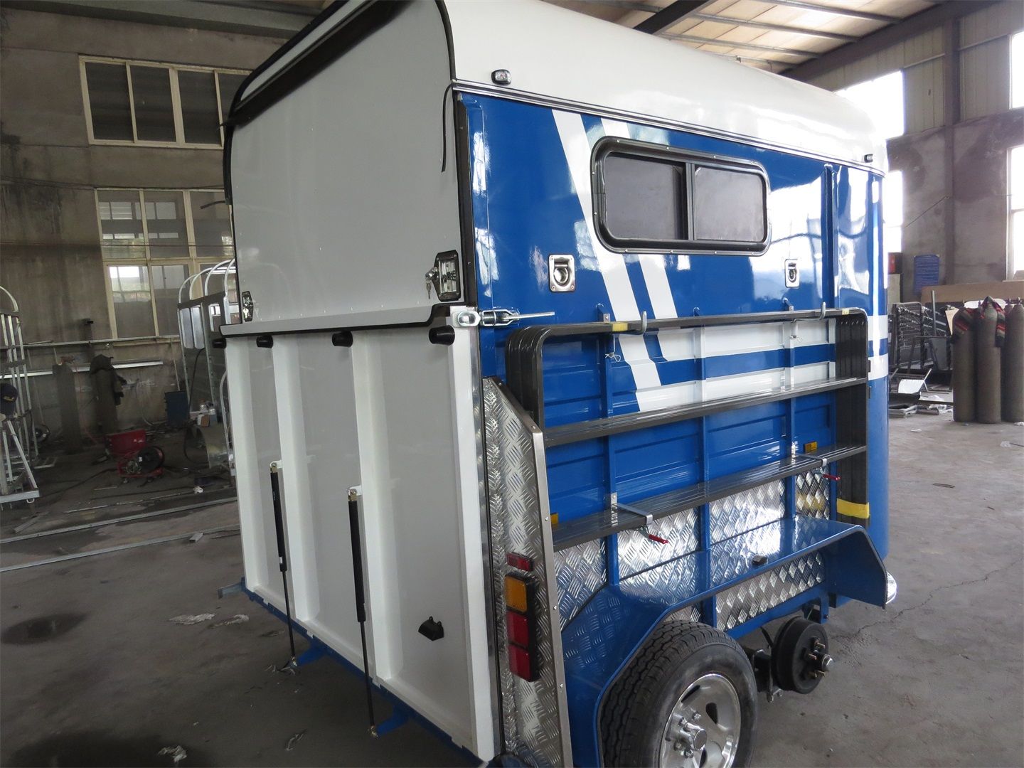 Поплавок стандартного типа для 2 лошадей