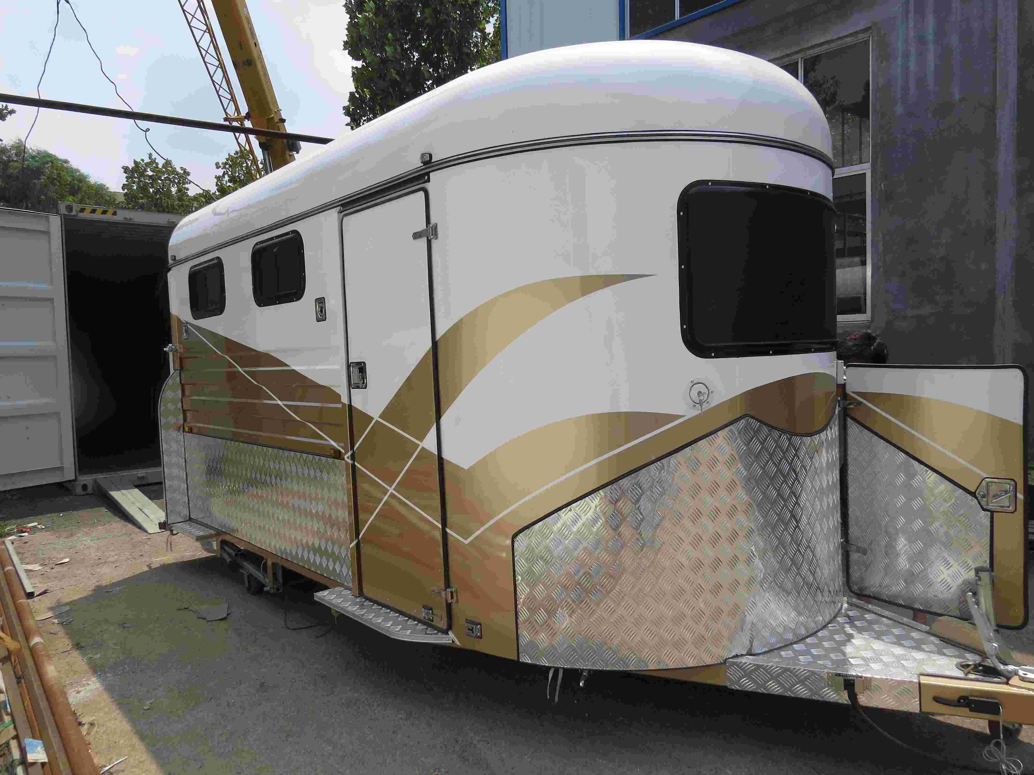 Поплавок для лошадей типа Deluxe для 2 лошадей