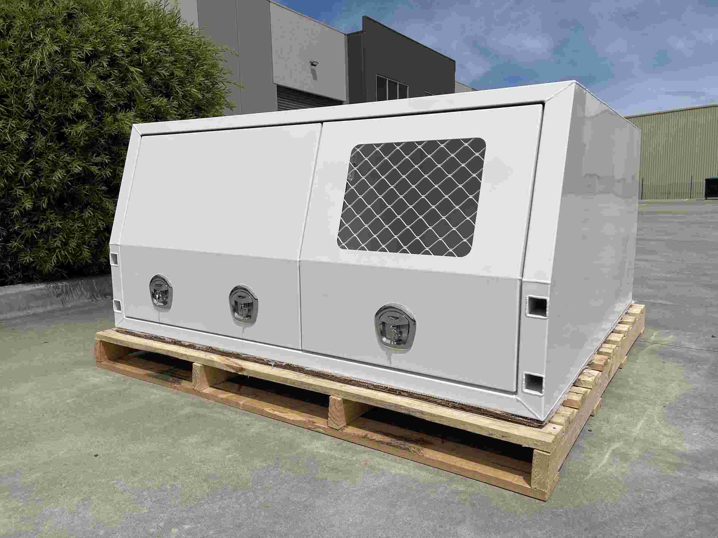 Алюминиевый навес Ute