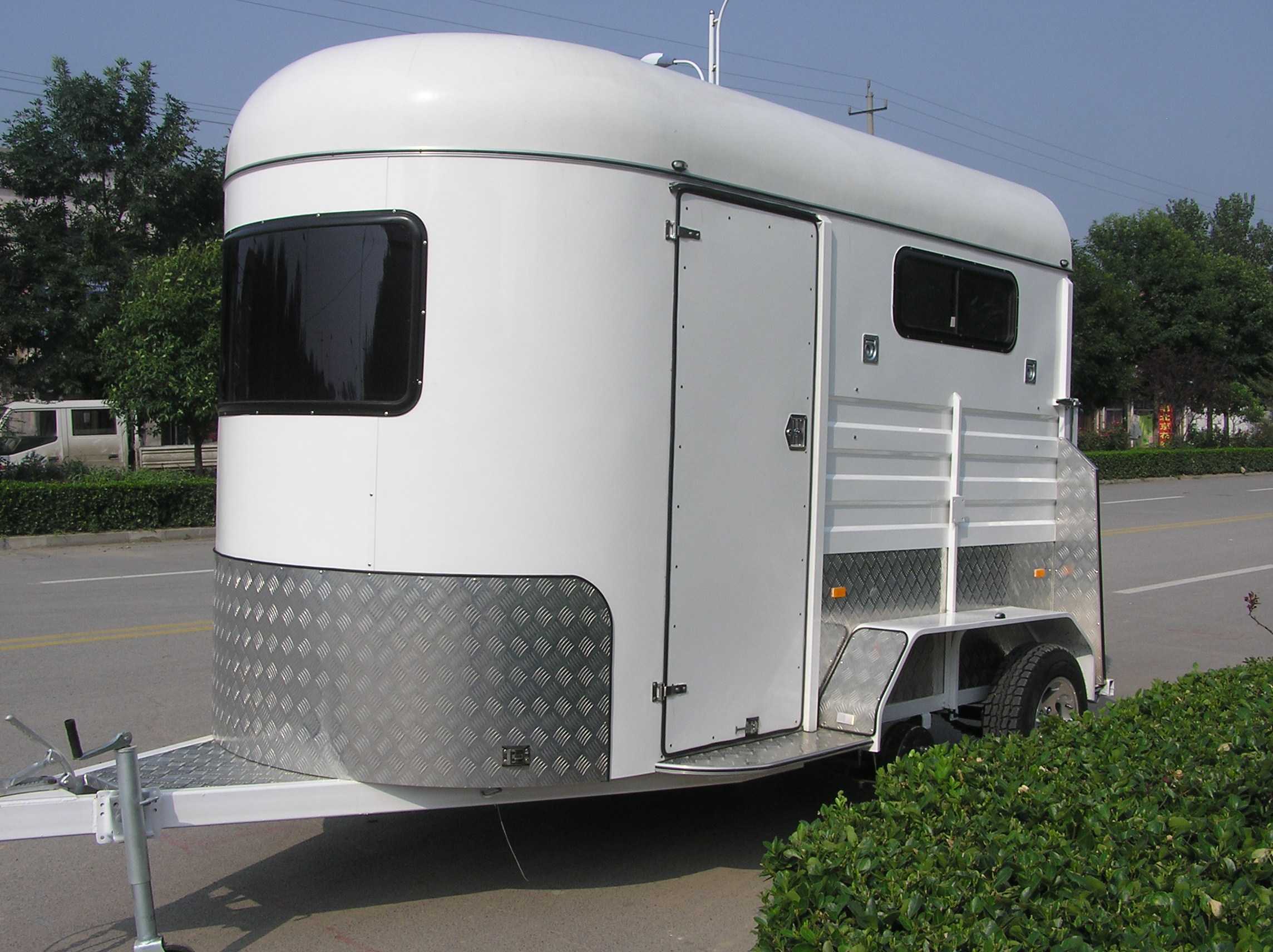 Поплавок для лошадей типа Deluxe для 2 лошадей