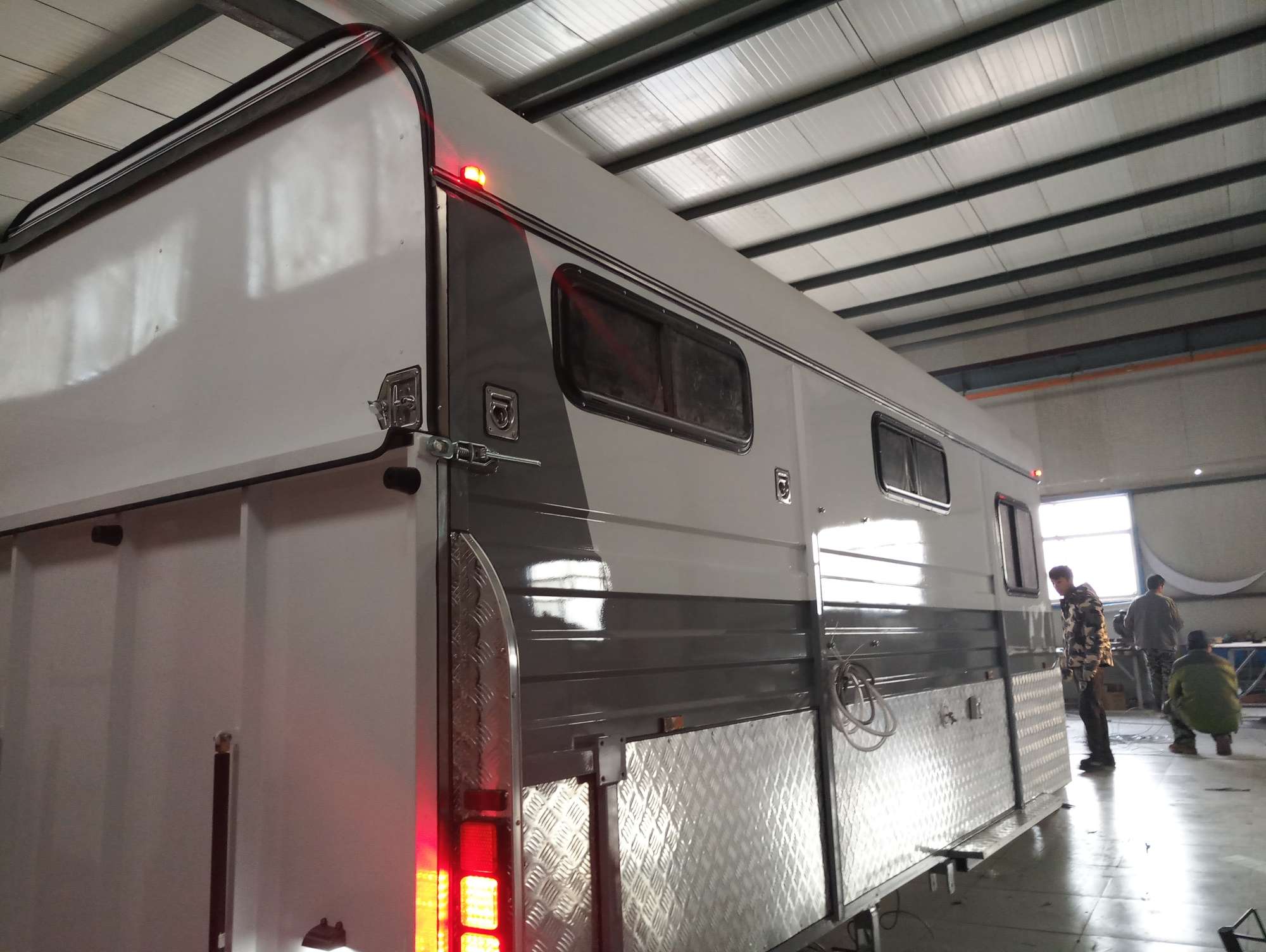 Поплавок для лошадей типа Deluxe для 3 лошадей