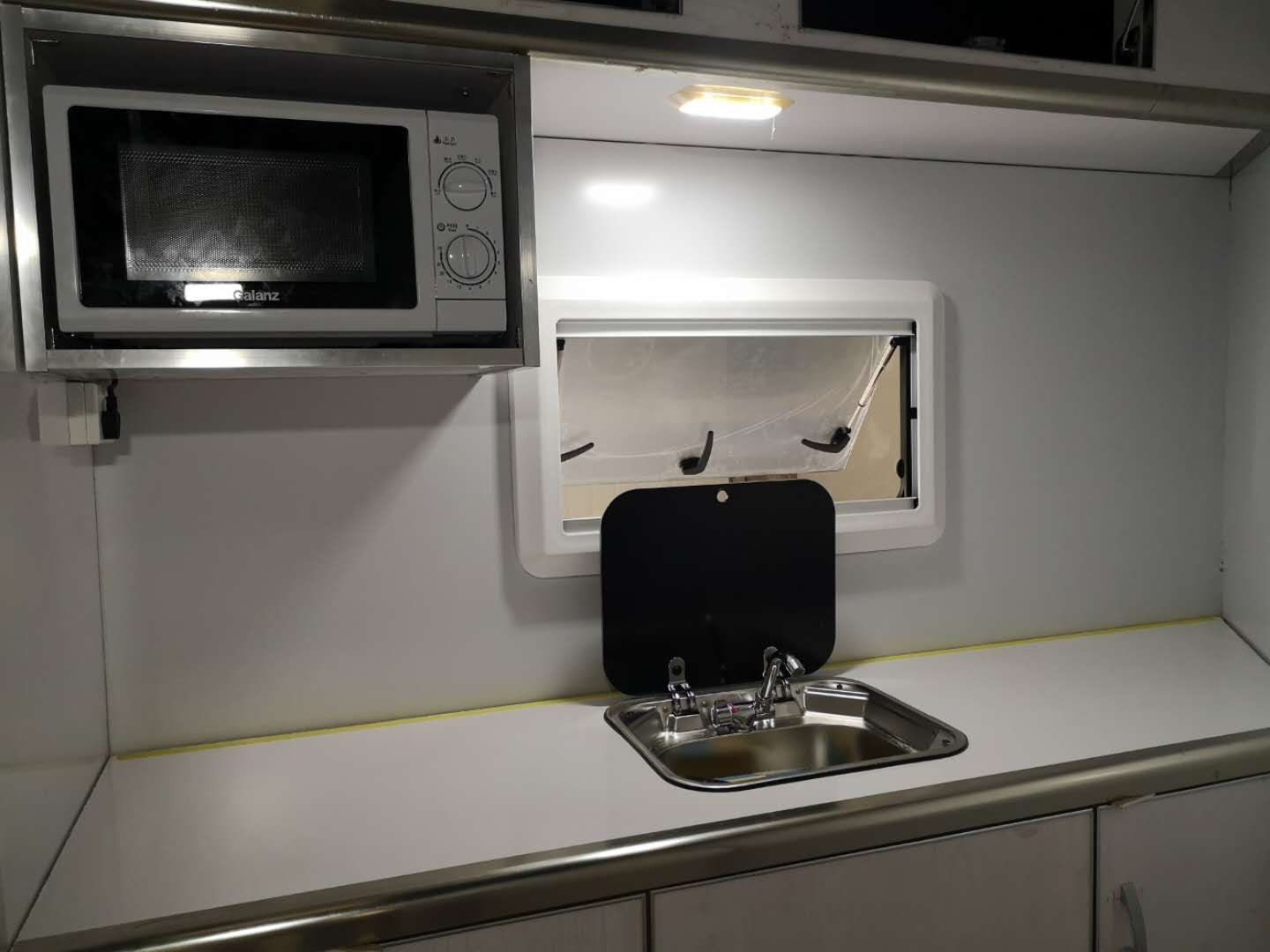 Индивидуальный поплавок для лошадей