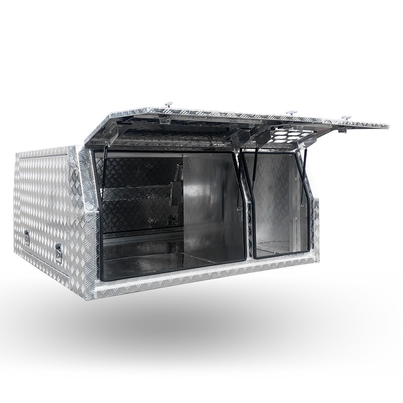 Пикап с навесом типа «крыло чайки»