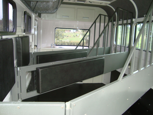 Эксклюзивный триал для лошадей типа 2 с угловой загрузкой