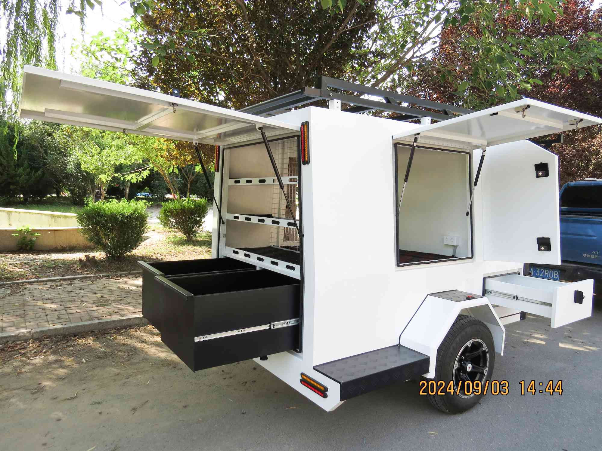 Одноосный большой рабочий прицеп